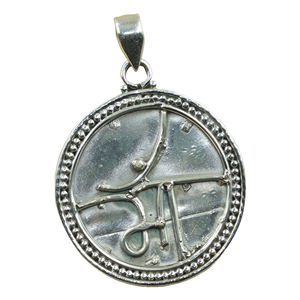 Colgante hecho a mano de plata de ley 925 con símbolo tribal abstracto, colgante redondo, joyería étnica minimalista, regalo para mujeres y hombres - Product Image 1