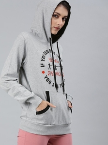 Sudadera con Capucha Gris para Mujer con Estampado de Distanciamiento Social, Mezcla de Algodón, Estilo Casual, Bolsillos Delanteros con Logotipo, Estilo Otoñal - Product Image 3
