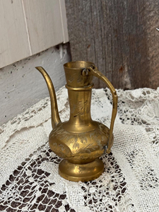 Carafe à café Dallah vintage en laiton avec poignée, pichet décoratif de style islamique, carafe à thé ou à eau orientale, ustensile de boisson en métal - Product Image 2