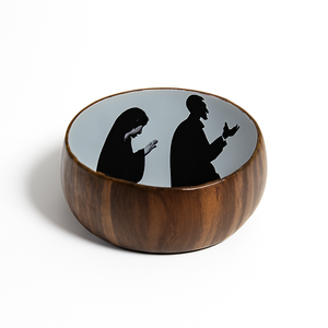 Tazón de madera de gran venta con diseño de pareja con hiyab y shemagh, interior esmaltado, arte cultural islámico, regalo de Ramadán, tazón decorativo musulmán - Product Image 3