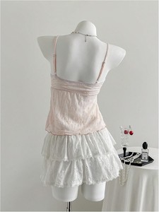 Débardeur Camisole Femme Brodé Floral Transparent à Col V et Bretelles Fines – Léger et Tendance – Meilleure Vente - Product Image 4