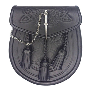 Sporran tradicional escocés con grabado celta y cierre de broche, disponible en GNG IMPEX - Product Image 5