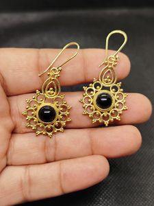 Prix de gros Boucles d'oreilles pendantes bohèmes en laiton plaqué or 18 carats avec onyx noir, nouveau design, bijoux de mode pour femmes - Product Image 4