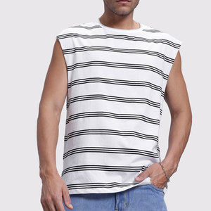Camiseta sin mangas a rayas con cuello redondo para hombre, tejida, informal, de corte regular, blanca con líneas negras. - Product Image 1