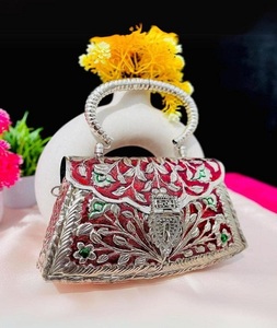 Bolso de Mano Elegante para Aniversario de Bodas, Chapado en Oro, Hecho a Mano, Forma Personalizada, Tallado, Artesanía Tayyab F S - Product Image 5