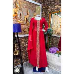 Vestido de Diseñador con Bordado de Encaje, Parte Inferior con Dupatta Roja, Manga Tres Cuartos, Cuello de Doble Capa, Ecológico e Impermeable - Product Image 2