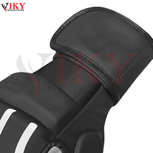 Guantes de Artes Marciales Mixtas (MMA) de Piel Sintética Blanca/Negra con Palma Abierta, Ajustables con Gancho, de Buena Calidad y Marca Privada - Product Image 5