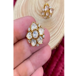 ต่างหูมอสซาไนต์ชุบทองเหลืองคุณภาพพรีเมียม ดีไซน์ทันสมัย เหมาะสำหรับผู้หญิงและเด็กผู้หญิง สวมใส่ในงานแต่งงาน งานปาร์ตี้ หรืองานกลางคืน - Product Image 1