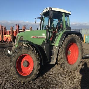 Tractor Fendt 714 Vario para una potencia y control de tracción excepcionales, diseñado para facilitar el arado, la siembra y la cosecha. - Product Image 1