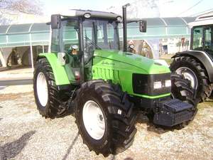 รถแทรกเตอร์มือสอง Deutz Fahr รุ่น CD1804E พร้อมห้องโดยสารและเครื่องปรับอากาศ  เครื่องยนต์เชื่อถือได้ เหมาะสำหรับงานเกษตร ประสิทธิภาพสูง - Product Image 3