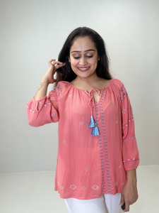 Blusa Casual de Algodón Blanco con Bordado de Organza, Cuello Cruzado, Manga Corta, Hilo Azul y Borlas, para Otoño, Primavera y Verano - Product Image 1