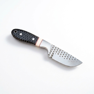 Couteau à dépecer artisanal en acier carbone |   Couteau de chasse à lame fixe, manche en os nid d'abeille noir, couteau de camping, couteau EDC pour l'extérieur - Product Image 6