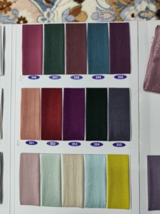 Tissu exclusif en soie chhaava douce et légère, largeur 44 pouces, finition lisse, élégante et fluide, pour sari, kurti, robe - fournisseur. - Product Image 4