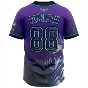 Maillot de baseball personnalisé haut de gamme pour homme, manches courtes, col en V, boutons sur le devant, évacuation de l'humidité, coupe classique, imprimé géométrique violet et bleu - Product Image 2