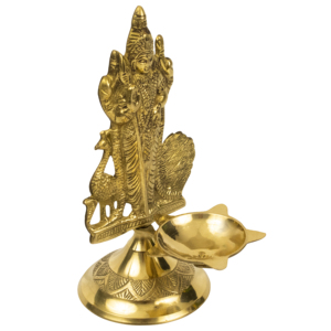 Lámpara de Pooja Tradicional de Latón Murugan Deepak, con la Imagen del Dios Murugan de pie - Product Image 3