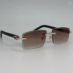 Gafas de sol Hip Hop con degradado marrón y detalles de diamantes de moissanita VVS fotocromáticos, hechas a mano. - Product Image 4