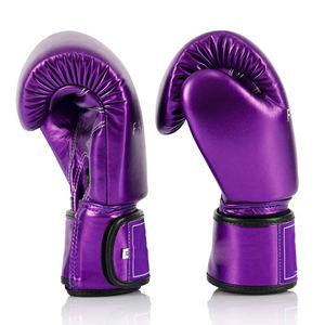 ถุงมือชกมวยหนัง PU กันน้ำแบบขายส่ง พร้อมสายรัดข้อมือสีดำลายคาร์บอน ระบายอากาศได้ดี  รับสกรีนโลโก้ตามสั่ง - Product Image 5