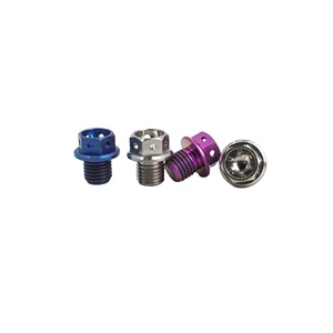 Gr5 Titane Boulons M10 Hexagonal Bride Tête Vis Automobile Moto Conversion - Product Image 1