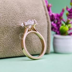 Anillo de Eternidad con Diamantes Cultivados en Laboratorio, Corte Radiante, Diseño Elegante, en Oro Amarillo de 18K, para Exportación al por Mayor desde India - Product Image 5