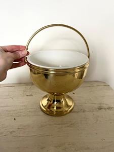 ถังน้ำแข็งทรงสูงสีทองพร้อมหูจับแบบวงแหวน เหมาะสำหรับบาร์หรูในบ้าน งานอีเว้นท์ ใช้สำหรับแช่และจัดแสดงเครื่องดื่มค็อกเทล นำเข้าจากอินเดีย - Product Image 6