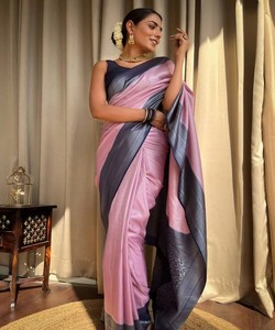 Sari de Seda Rosa con Borde Azul, Traje Tradicional Indio para Bodas, para Mujer, Corte Regular, Largo hasta el Suelo, Sin Arrugas - Product Image 2