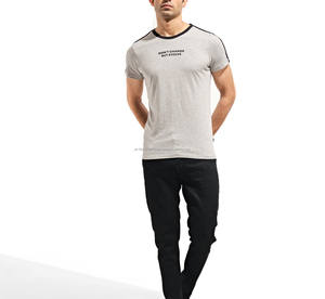 Tout nouveau vêtements hommes T-Shirt été nouvelle couleur unie bas tendance hauts à la mode haute qualité Design T-Shirt pour hommes - Product Image 2