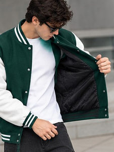 Chaqueta Varsity Verde y Blanca para Hombre con Botones al Frente, Chaqueta Bomber Informal de Corte Regular para Otoño - Product Image 3