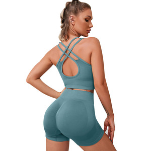 Conjunto de yoga de 2 piezas para mujer: Sujetador deportivo con cuello redondo y espalda cruzada, pantalones cortos de cintura alta con tiras entrecruzadas, a cuadros, sin costuras, transpirable, para entrenamiento. - Product Image 4