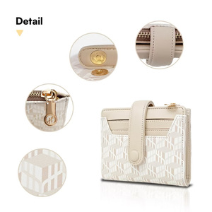 Cartera Corta Vintage de Cuero Sintético Premium con Patrón Grabado para Mujer, Cierre Magnético, Protección RFID, Forro de Satén - Product Image 3