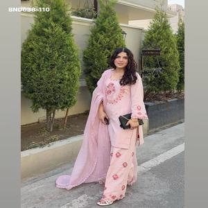 Fournisseur indien de l'ensemble Farshi Plazzo-Top & Dupatta en crêpe, tissu de qualité supérieure, look élégant, couleur magnifique, avec broderie. - Product Image 2