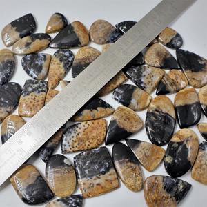 AMAN GEMS - Cabochons en quartz naturel poli - Lot en vrac |   Pierres précieuses en vrac de formes variées, jeu de couleurs |   Bijoux certifiés par une tierce partie - Product Image 1