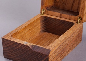 Engraved Oak Wooden Single Watch Box with <b>Cushion</b>-Luxury Eco-Friendly Home Decor Display Case - Product Image 4