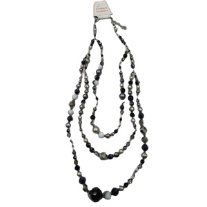 Collier ovale noir brillant en résine perlée pour femme, fait main, multicouche, bijou statement épais au look audacieux et élégant - Product Image 1