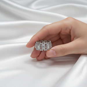 Anillo de Boda de Eternidad Completa con Diseño de Halo y Moissanita de Corte Baguette de 3x5mm en Plata de Ley 925, Estilo Clásico, Regalo de Plata de Ley 925 - Product Image 2