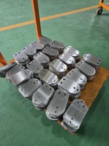 Composants de fabrication de tôles industrielles, pièces en acier usinées avec précision par CNC, découpe laser, fabricant OEM, fournisseur - Product Image 1