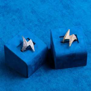 Anillo de Lujo de Dos Tonos con Moissanita y Calavera, con Detalles Pavé, de Plata de Ley Sólida Bañada en Oro Rosa, Estilo Hip Hop Clásico, Pieza Destacada para Mujer - Product Image 3