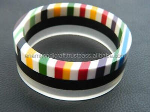 Bracelet de manchette en résine de style vintage hautement poli et personnalisé pour femmes d'Inde - Product Image 4