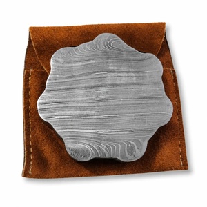 Cenicero de Acero de Damasco Hecho a Mano con Diseño Único, Moderno y Minimalista, Accesorio para Fumar de Escritorio, Regalo - Product Image 4