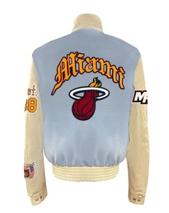 เสื้อแจ็คเก็ตหนัง Miami Heat สไตล์สตรีทแวร์ กันลม เป็นมิตรกับสิ่งแวดล้อม สีฟ้าอ่อนล้วน - Product Image 2