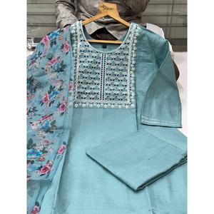 Ensemble haut et bas en organza brodé avec des sequins et un dupatta imprimé numérique Pista - Product Image 4