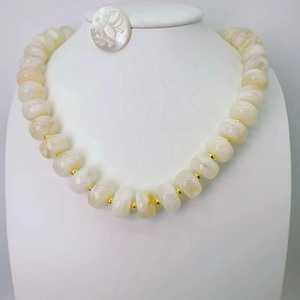Collier ras du cou bohème en perles de résine verte pour femme, écologique, fait main, thème ange, mode Noël, artisanat d'été - Product Image 1