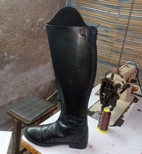 Bottes d'équitation western modernes, légères, en cuir véritable, confortables et durables, avec fermeture éclair YKK et semelle TPR - Product Image 3