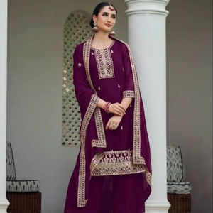 Traje Moderno Semisentado de Faux Georgette para Mujer con Bordado y Lentejuelas para Bodas, Fiestas, Diwali y Graduaciones - Product Image 1