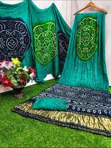 Sari Bandhani Rajasthani con Pallu Elegante – Prenda Étnica de Tela Suave para Fiestas y Festivales - Product Image 3