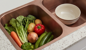 Élégante évier double en cuivre, finition martelée artisanale, matériau métallique, finition artisanale, parfait pour les cuisines - Product Image 2