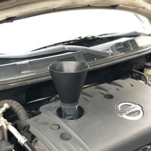 Embudo para Aceite de Motor Cosda para Nissan, Herramienta de Llenado de Aceite Roscada, Cámara Inferior Transparente, Gran Paso de Aceite, Manos Libres - Product Image 2