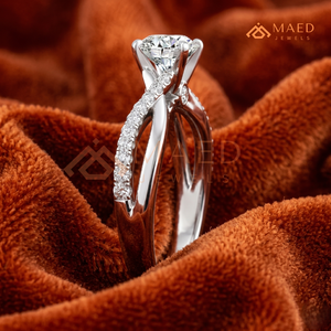 Anillo de Compromiso de Moissanita de Corte Redondo, Plata 925, Diseño Cruzado Infinito con Pavé, Anillo de Boda con Aspecto de Diamante - Product Image 2