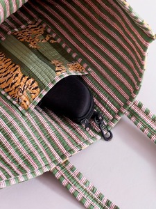 Fashionable Printed Cotton Quilted Shoulder <b>Bag</b> for Ladies <b>Lightweight</b> and Comfortable Carry - Product Image 2