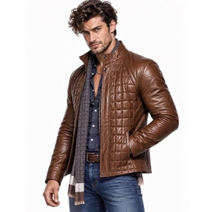 La Chaqueta de Cuero Signature, una Prenda Versátil Favorita para Días Informales, Citas Nocturnas y Cualquier Viaje Memorables - Product Image 1
