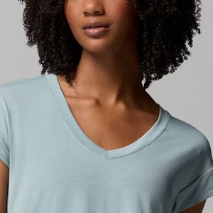 T-shirt streetwear uni tendance, style décontracté avec col en V, design décontracté pour le streetwear, haute qualité - Product Image 2